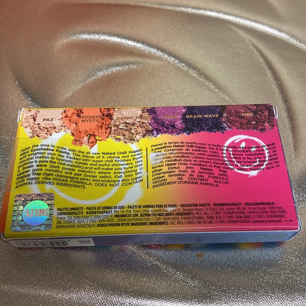 Urban Decay x Smiley Naked Mini Eyeshadow Palette in Chill Happy - Picture 3 of 5